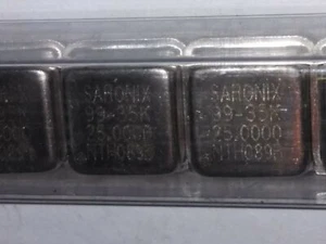 SARONIX NTH089B 25.0000Hz Through Hole Crystal Oscillator Quantity-10 - Picture 1 of 4