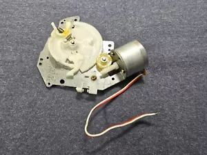 Technics SL-QD33 Turntable Parts - Tone Arm Drive Assembly with Motor - Picture 1 of 9