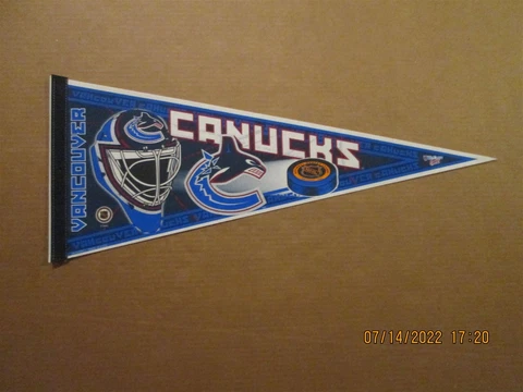 NHL Vancouver Canucks Vintage Circa 1990's Team Logo Goalie Helmet Pennant Cover