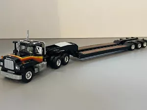 FIRST GEAR 1:64 MACK R LOWBOY NEGRO AMARILLO NARANJA ROJO #60-0270 - Imagen 1 de 7