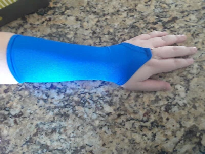 NEW Blue Spandex Fingerless Gloves w/ finger elastic, Child Large Curtain Call - Image 1 of 4