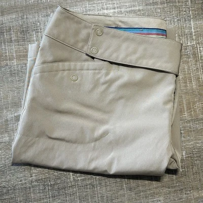 Pantalones cortos de golf Under Armor beige para mujer ajuste elástico rendimiento activo talla 6 Foto 1 de 4