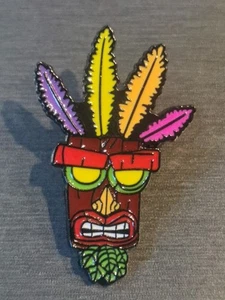 CRASH BANDICOOT AKU AKU PS SONY VIDEOSPIELE Pin Badge Patch Neu Hochwertig - Bild 1 von 8