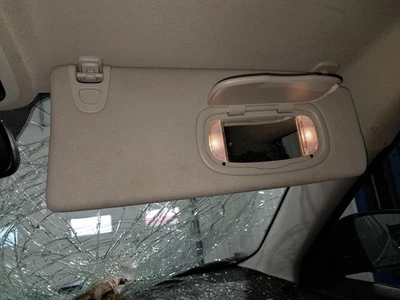 Parasol derecho usado se adapta a: Jeep Cherokee 2017 iluminado grado A derecho Foto 1 de 4