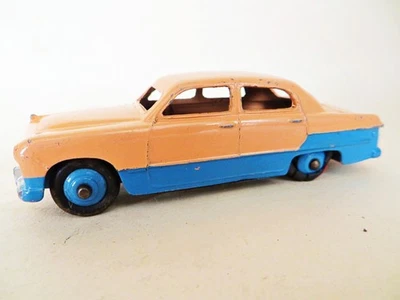 DINKY 170 'FORD SEDAN' PINK OVER BLUE ORIGINAL. VINTAGE. GOOD. COMPLETE. - Image 1 of 4
