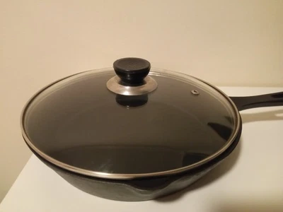 Cast Iron Skillet 10 Inch Oven Safe Tarte Frying Pan with Lid - Image 1 of 4