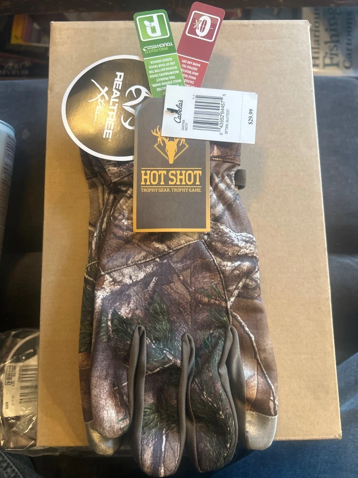 Cabela's Hot Shot Soft Shell Gloves Pro-Text Touch Odor-X Realtree Xtra Medium - Image 1 of 4