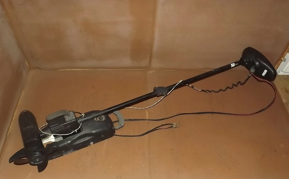 Motor de arrastre Watersnake Shadow eje de 52" solo para piezas no funciona Foto 1 de 4