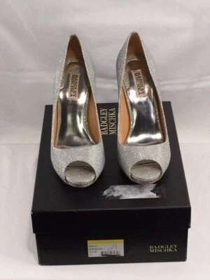 Mujer Nuevo en Caja Badgley Mischka Tacones Altos Ponderosa Plateados Talla 8.5 M Foto 1 de 4
