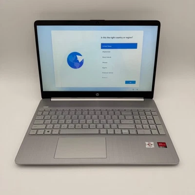 Laptop HP 15-ef1081nr 14 pulgadas AMD Athlon 4 GB RAM 256 GB plateada usada Foto 1 de 4