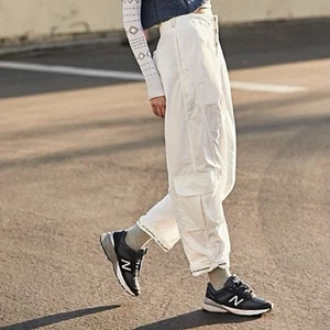 Free People FP Movement White Mesmerize Me Cargo Pants Logo Trim Size Medium NWT - Picture 1 of 9