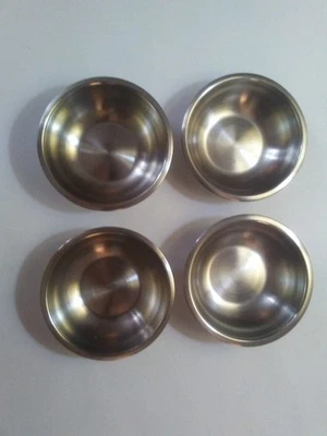 Egg cups for making poached eggs - Image 1 of 4