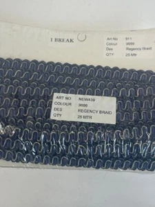 Tela de coser Regency borde trenzado azul oscuro/dorado aprox 25M #24D258 - Imagen 1 de 3