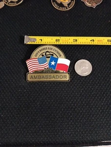 2015 San Antonio Texas Rodeo Ambassador Hat pin Lets rodeo cross flags TX - Picture 1 of 7