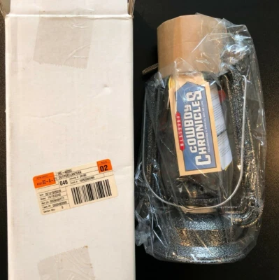 "Linterna Dietz Outpost Marlboro Cowboy Chronicles NUEVA NOS Globo de Vidrio 12"" Caja De Colección" Foto 1 de 4