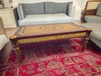 Mesa de centro francesa con incrustaciones de bronce ormolu Foto 1 de 2