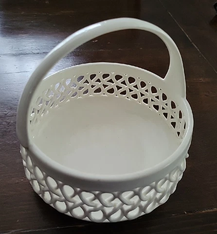 RVR Max Roesler Rodach Porcelain Open Weave Basket Handle White Cover