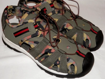 Sandalia/zapato de agua Lands End punta cerrada para senderismo talla Camuflaje juvenil 7M verde usado en excelente estado Foto 1 de 4
