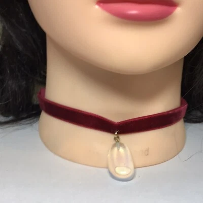 Red Velvet Choker 90's Y2K Faux Moonstone Dangle Pendant Gold Tone Mystical - Image 1 of 4