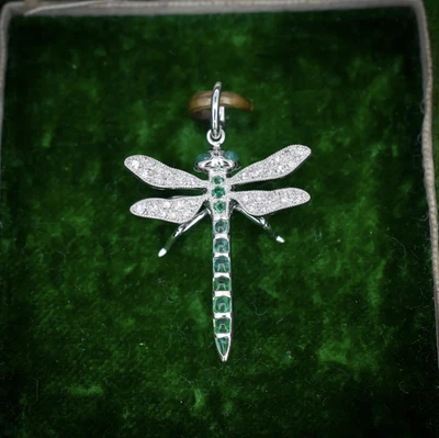 Pingente de inseto libélula platina esmeralda e diamante - Imagem 1 de 4