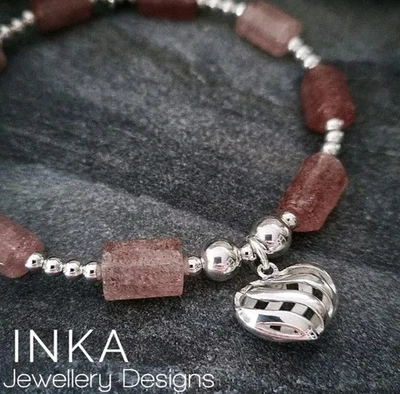 Brazalete de bola de cuarzo rosa intenso de plata de ley 925 con encanto de corazón grueso Foto 1 de 4