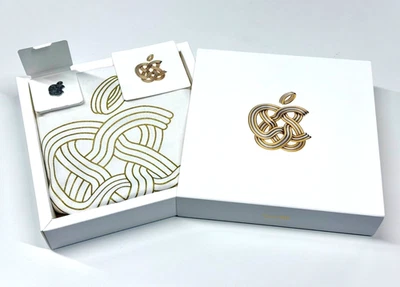 Apple Ginza 2025 Reopening Commemorative Novelty Set - Tote Bag, Pin, Coaster - Image 1 of 4