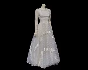 Vintage 50s 60s TULLE and LACE Square Boat Neck Long Sleeve WEDDING Dress / XS - Picture 1 of 13