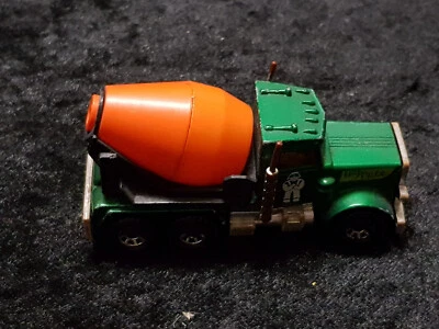 K-8 Matchbox Superfast: Peterbilt Betonmischer grün/orange - Bild 1 von 4