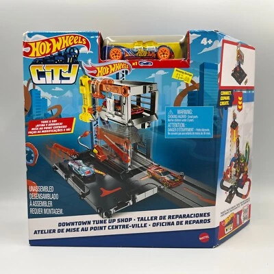 Ensemble de jeu Hot Wheels City Downtown Tune Up Shop avec véhicule inclus - Image 1 of 4