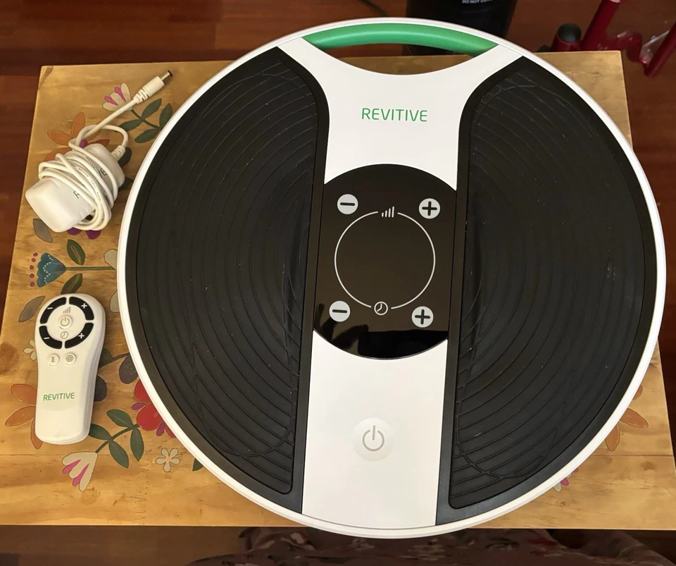 Masajeador de pies/piernas REVITIVE Circulation Booster Modelo 5573AQ con control remoto Foto 1 de 3