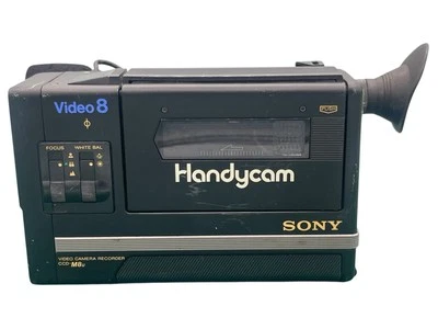Vintage Sony Video 8 Handycam CCD-M8U Black 8mm Video Camera Recorder - Image 1 of 4