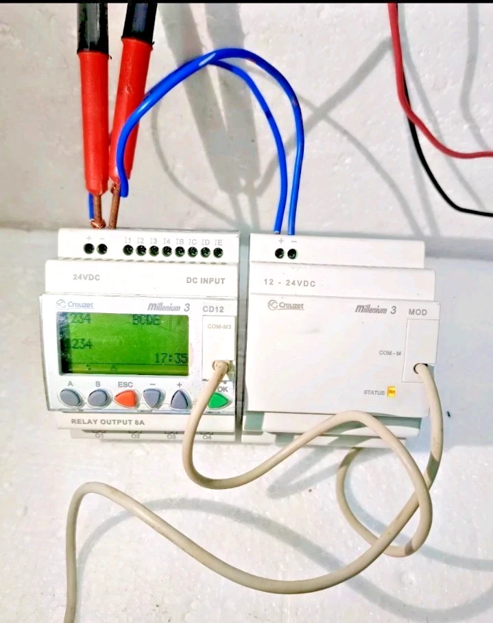 CROUZET MODEL CD12 & CROUZER M3MOD MILLENIUM 3 LOGIC CONTROLLER RELAY I/O MODULE - Image 1 of 4