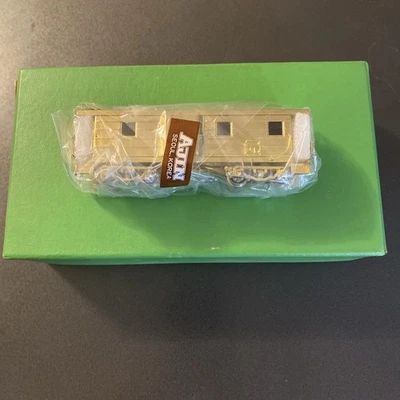 HO Brass Model OMI 1177 Milwaukee B-W Bay Window Caboose Late Unpainted AJIN - Image 1 of 3