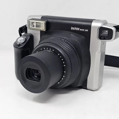 Fujifilm Instax Wide 300 Instant Film Camera - Wide Format - Tested Foto 1 de 4