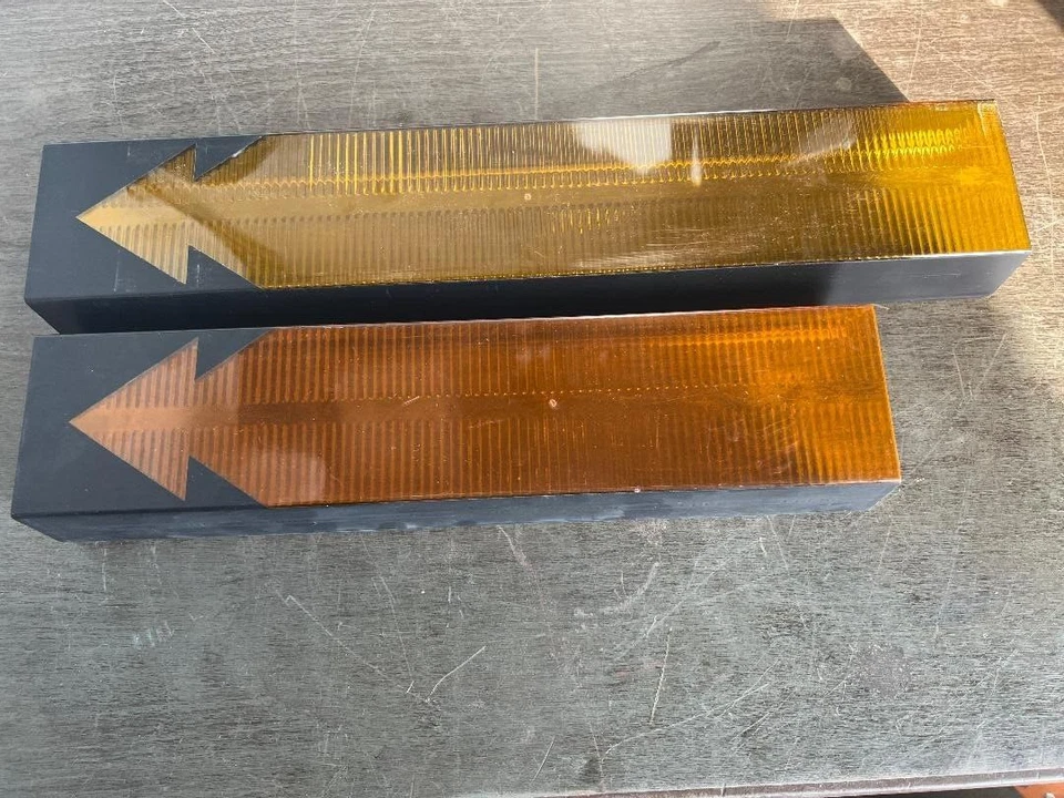 WHELEN Edge 9000 arrow LENS set     last set left - Image 1 of 1