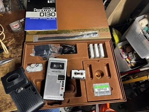 Registratore a nastro microcassette Olympus PearlCorder D130 vintage con accessori testato - Foto 1 di 6