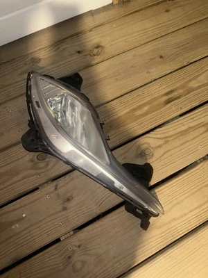 2011 - 2015 Hyundai Sonata Hybrid Right Front Bumper Fog Light Lamp 92202-4R000 - Image 1 of 4