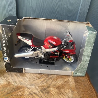New Ray RoadRider Collection Road Dreamer 929 rr HONDA BIKE Damaged Box - Image 1 of 4