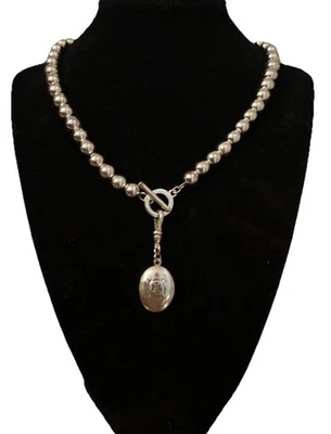 Collar Ralph Lauren Tono Plata Cuentas Palanca Con Medallón Dije RL Cresta Logo  Foto 1 de 4