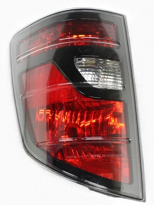 Lámpara trasera halógena del lado izquierdo del conductor OEM para Honda Ridgeline Sport, SE bisel negro Foto 1 de 3