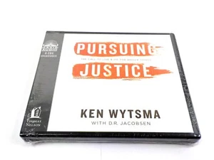 Pursuing Justice The Call to Live and Die for Bigger Things by Ken Wytsma New - Foto 1 di 10