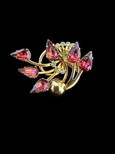 Vintage Gold Tone Spray Layered Purple Pink Clear Rhinestone Brooch Pendant - Picture 1 of 2
