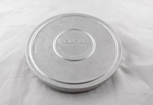 Lata de metal de película de 8 mm Revere Camera Co de colección 300 pies 6 pulgadas de diámetro - Imagen 1 de 4