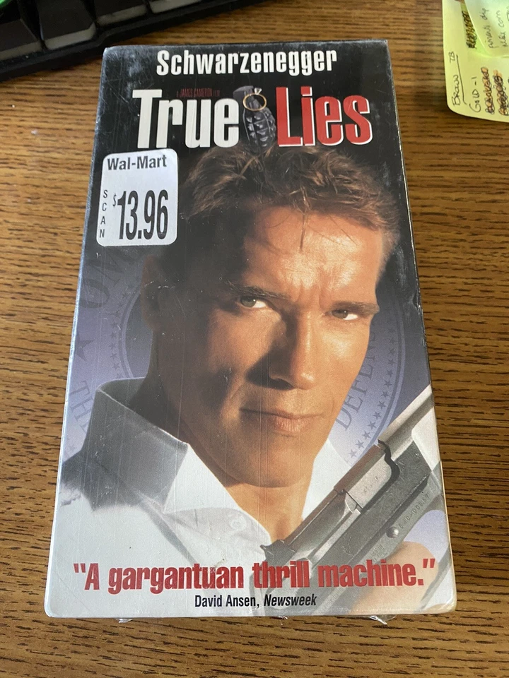 TRUE LIES - (VHS, 1995) - NEW - Arnold Schwarzenegger, Jamie Lee Curtis - Image 1 of 1