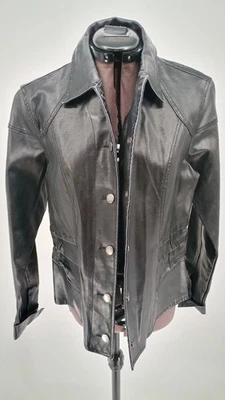 Abrigo chaqueta abotonada de cuero sintético de poliuretano negro No Boundaries para mujer... Foto 1 de 4