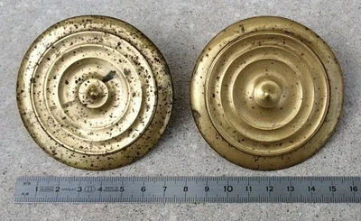 T4- Lot de 2 rosaces pièces d'ornement anciennes en bronze à visser 75mm - Photo 1/3