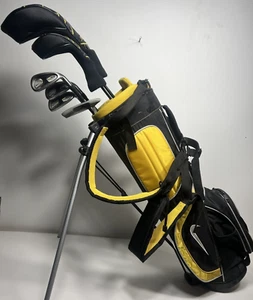 Nike Jr Kinder Sq Mach Speed RH 6-Schläger Golfset gelb 1 4 7 9 SW Putt mit Standbag - Bild 1 von 24