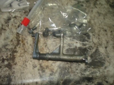 1974 Evinrude 9.9hp model 10424g vertical throttle  outboard boat motor part4008 - Image 1 of 2