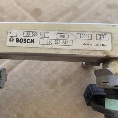 F20926 2011-2014 Chevrolet Cruze inyector de riel de combustible 1,4 L 55565971 0280151247 sin precio base Foto 1 de 4