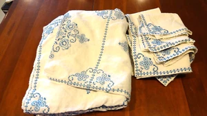 Large Hand stitched tablecloth with 12 matching napkins - Picture 1 of 7